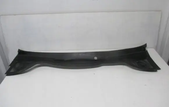 Audi Q3 Wiper trim 8U1919403