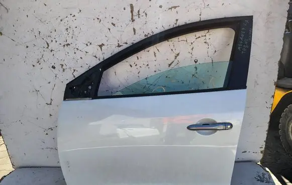 Renault Megane III Front door 