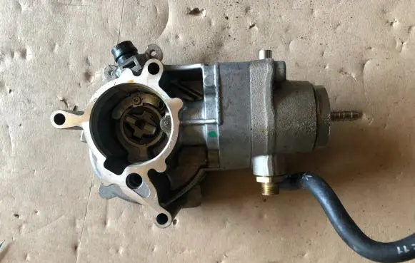 Audi Q5 SQ5 Vacuum pump 06L145100 06K133986E