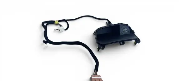 Hyundai Kona I USB socket connector 84647J9AA0 53966