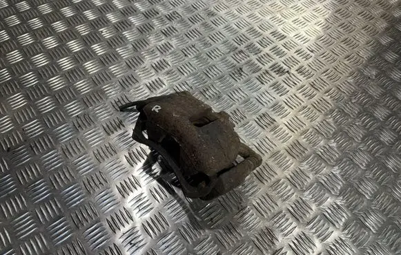 Volkswagen PASSAT B8 Front brake caliper 