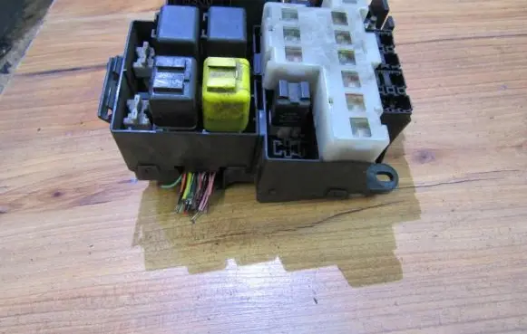Mazda Xedos 9 Fuse box set 71542385