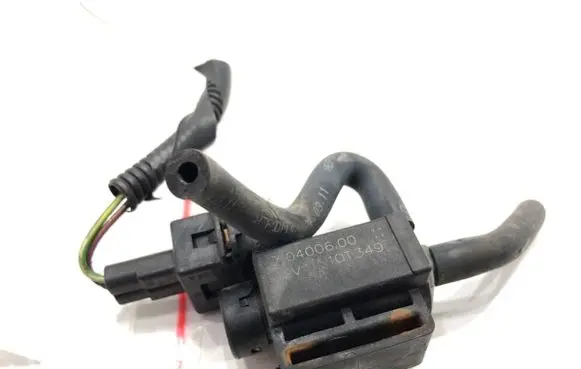 Ford Kuga I Fuel pressure regulator 70400600