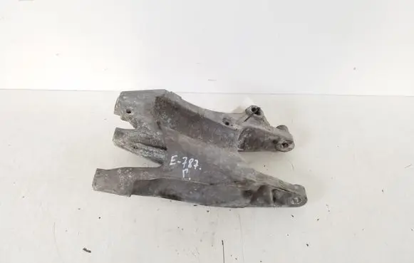 Volkswagen Multivan T5 Engine mounting bracket 7E0199343A