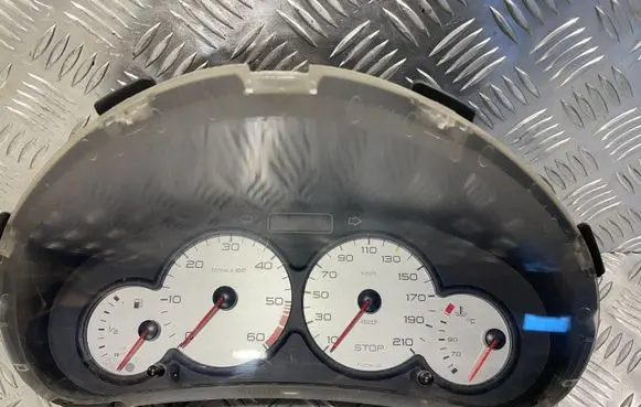 Speedometer (instrument cluster)