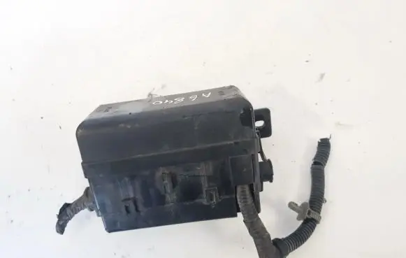 KIA Sorento Fuse box set 0k53A67bx1