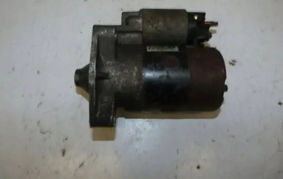 Peugeot 206 Starter motor M002T13081