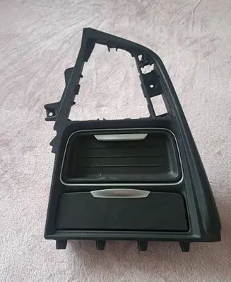 Cup holder front