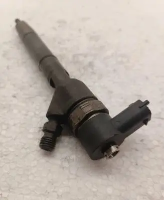 Hyundai i40 Fuel injector 0445110411