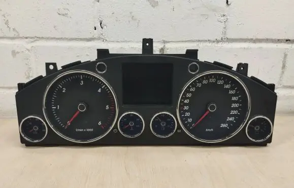 Volkswagen Touareg I Speedometer (instrument cluster) 7L6920881S 0263655614 8324000398