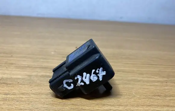 Mercedes-Benz E W210 Air pressure sensor 0115420717 C2467