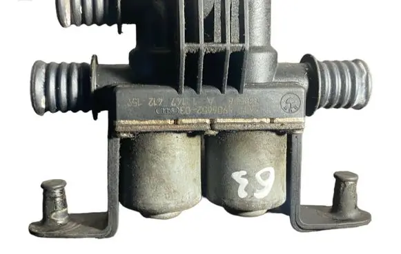 BMW 7 E65 E66 Coolant heater control valve 6906652 64116906652