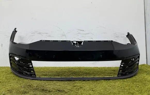 Volkswagen Golf VIII Front bumper 5h0807221j