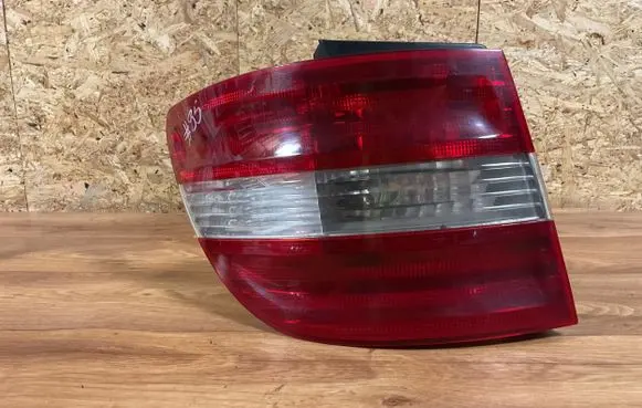 Mercedes-Benz B W245 Rear/tail lights A169820 A1698200377