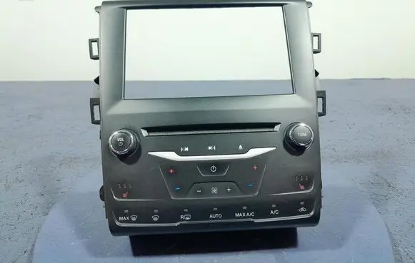 Ford Fusion Climate control unit DS7T18E245SM