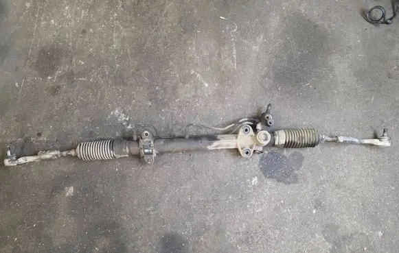 Mitsubishi Pajero Steering rack 