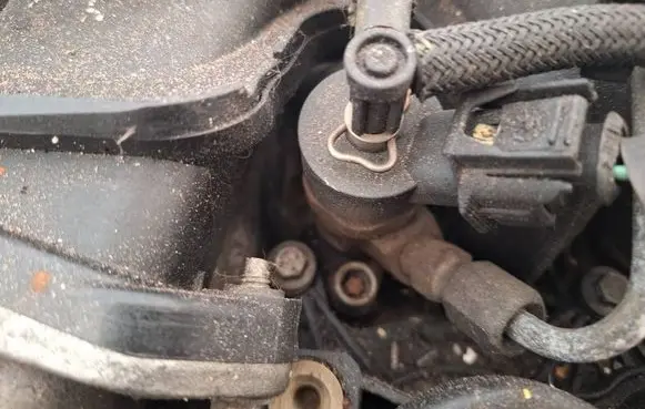 Mazda 2 Fuel injector 0445110239