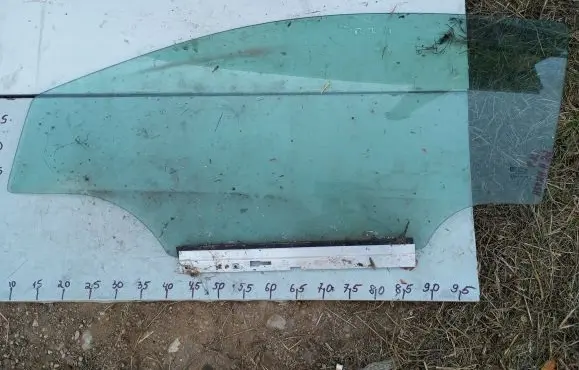 Opel Astra H Front door window/glass (coupe) 43R001582 AS2M3240DOT682 AS2