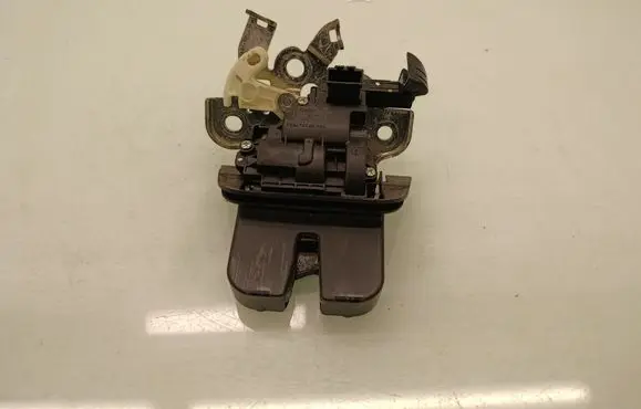Tailgate/trunk/boot lock/catch/latch