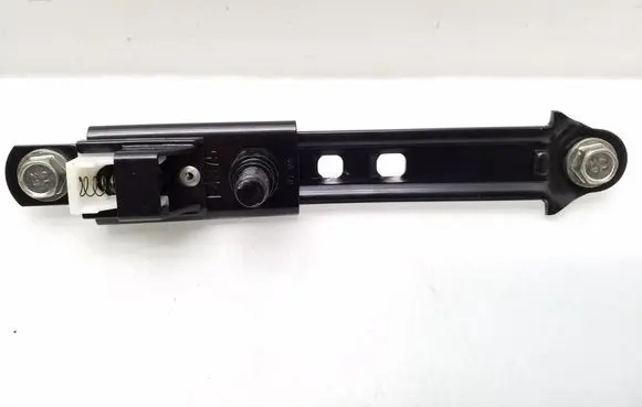 Nissan Qashqai Seat belt height adjuster 308205999AC