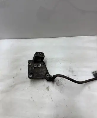 BMW 5 E39 Engine mounting bracket 6751226