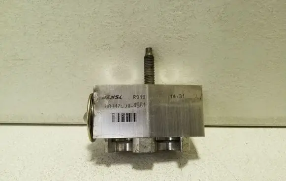 Air conditioning (A/C) expansion valve