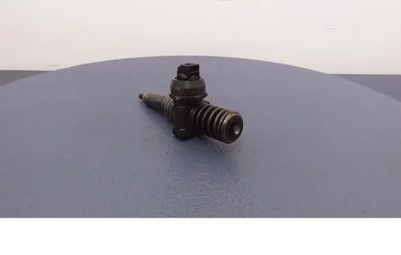 Audi A4 S4 B7 8E 8H Fuel injector 038130073AG