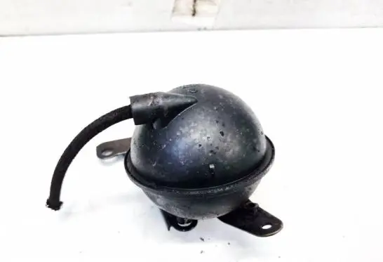 Vacuum air tank