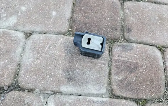 Citroen Berlingo Front door check strap stopper 9820967380
