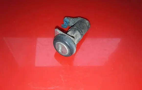 Iveco Daily 35 - 40.10 Front door lock (next to the handle) NOCODE