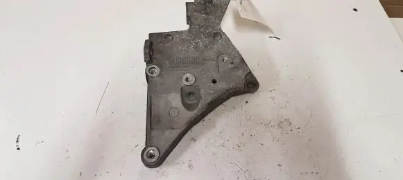 Jaguar XF X250 Engine mounting bracket 9X233K738