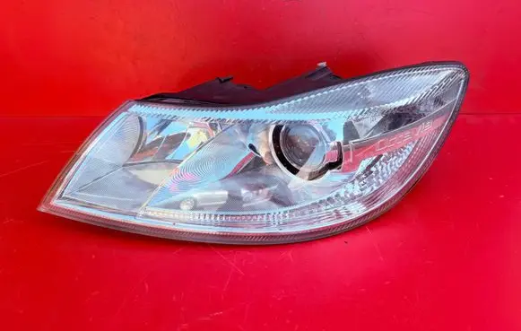 Skoda Octavia Mk2 (1Z) Headlight/headlamp 1Z1941015