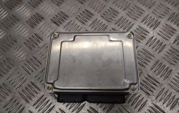 Volkswagen PASSAT B5 Engine control unit/module 038906019AJ 28SA4602 0281010303