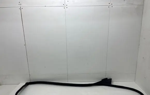 Audi Q8 Rubber seal front door (on door) 4M8831708D F71ESG