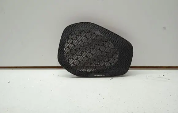 Volvo V40 Front door speaker cover trim 31417185