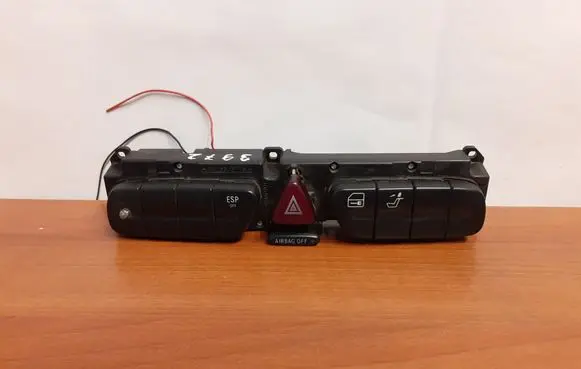 Mercedes-Benz C W203 Hazard light switch 2038214658 3972