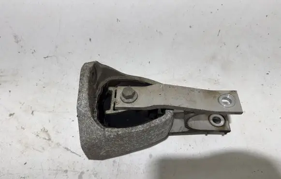 Volvo XC60 Engine mount bracket 31339951 BQ8RA