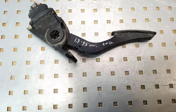 Suzuki Grand Vitara II Accelerator throttle pedal 590065J02 6PV00907400
