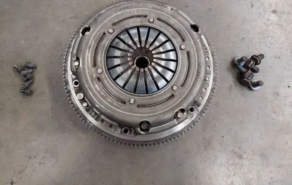 Volkswagen Polo IV 9N3 Clutch set kit 03c141025 03c141031