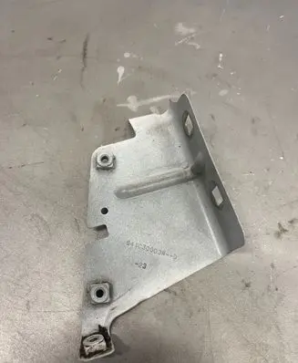 Renault Master III Fender mounting bracket 641C30003R