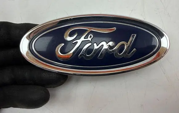 Ford Kuga II Manufacturers badge/model letters