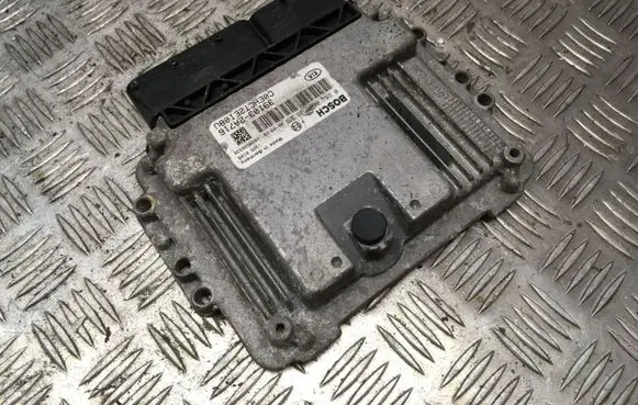 KIA Ceed Engine control unit/module 0281046038 391032A716 13250108
