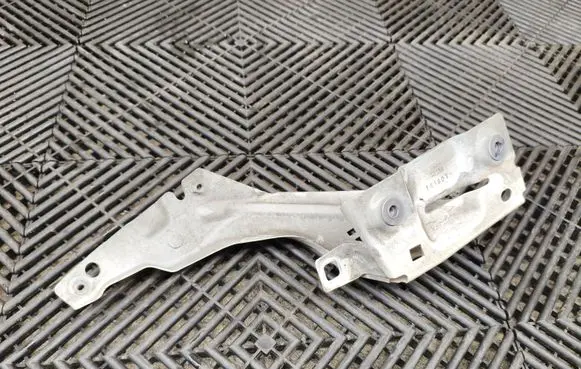 Audi Q5 SQ5 FY Fender mounting bracket 80A821136A
