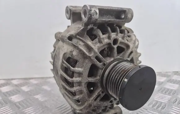 Mercedes-Benz C W204 Generator/alternator A0009067902 H617417A FG15T079