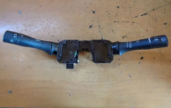 Nissan Micra Indicator stalk 14326SD
