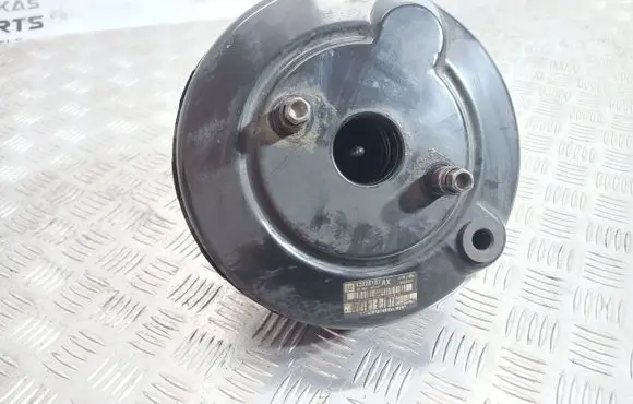 Opel Insignia A Brake booster 13228187