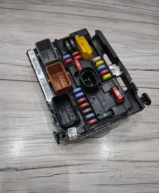 Citroen C3 Picasso BSM Control unit 9667199780