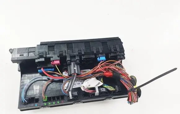 Mercedes-Benz CLS C219 Glow plug pre-heat relay 215455001