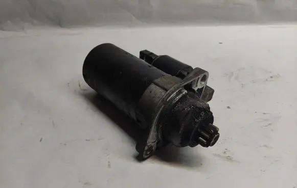 Skoda Octavia Mk1 (1U) Starter motor 1005821744