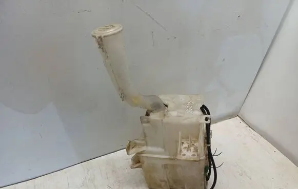 Mitsubishi Outlander Windshield washer fluid reservoir/tank 060851103